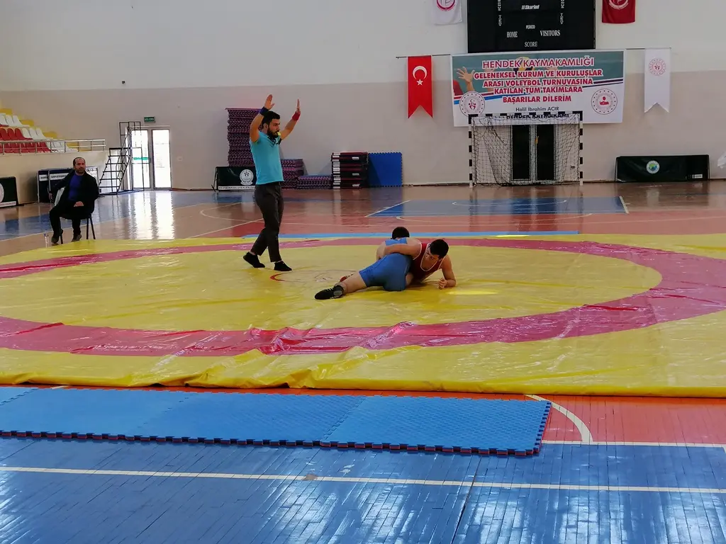 Haber: Güreş İl Müsabakaları Hendek'te Yapıldı - Öne Çıkan