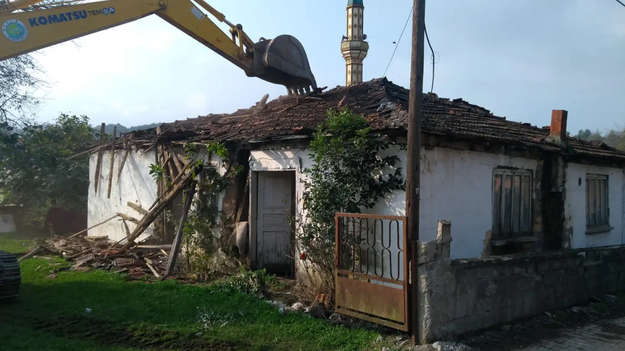 Haber: Korku Salan Metruk Binalar Yıkılıyor - Öne Çıkan