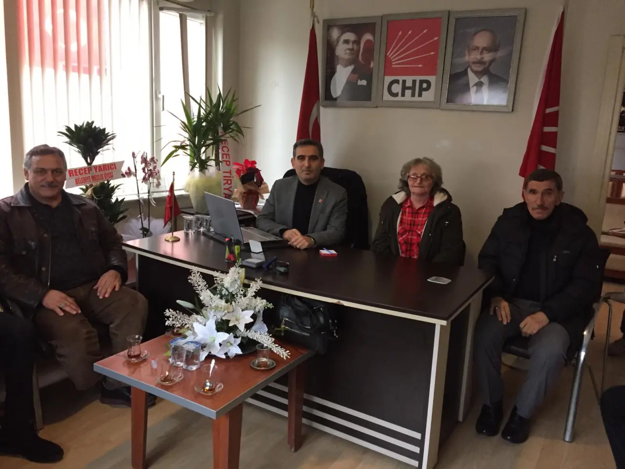 Haber: Muhtarlar Derneği Başkanı Ve Yönetimi CHP'yi Ziyaret Etti - Galeri-1