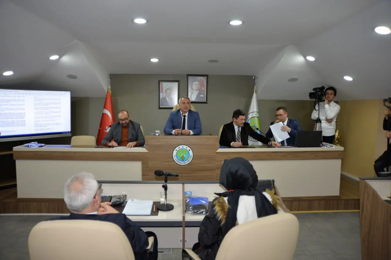 Haber: Hendek Belediye Meclisi 16 Maddeyi Karara Bağladı - Galeri-1
