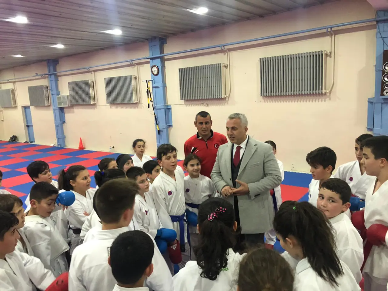Haber: Babaoğlu’ndan Karatecilere Moral Ziyareti - Öne Çıkan