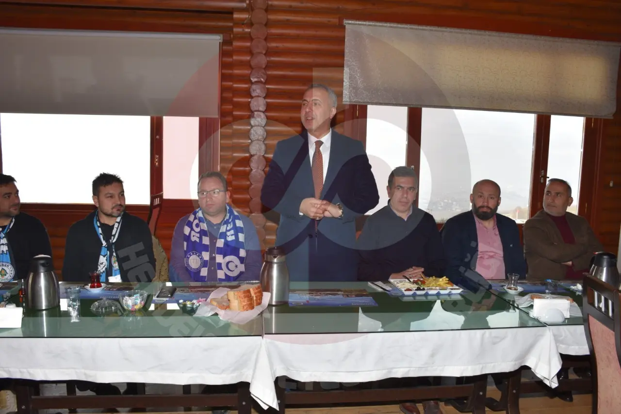 Haber: Hendekspor Taraftarı Maça Kilitlendi - Galeri-1