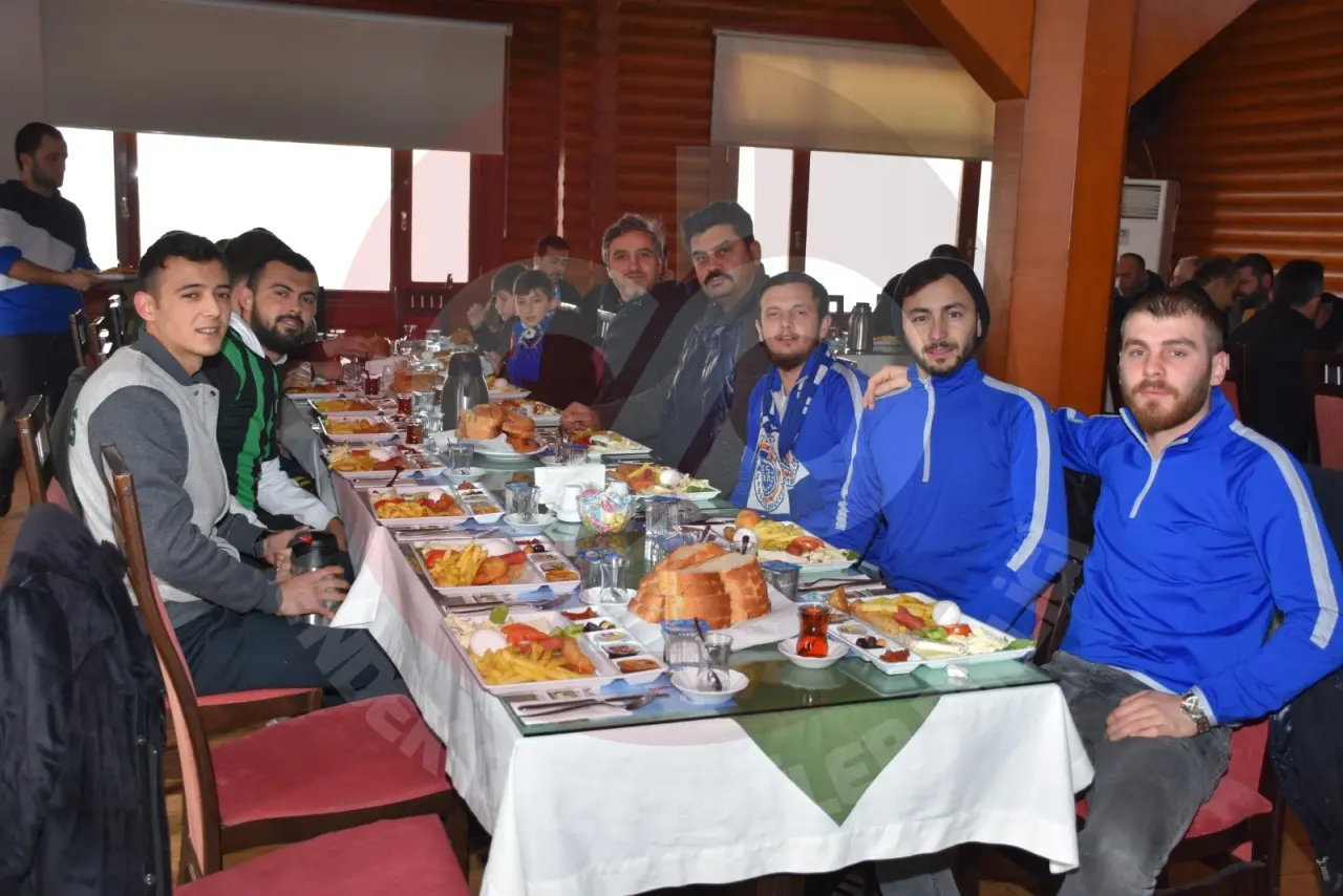 Haber: Hendekspor Taraftarı Maça Kilitlendi - Galeri-3
