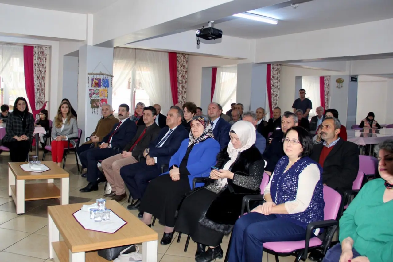 Haber: Sevgi ile Yaşlıları Kucakladılar - Galeri-1
