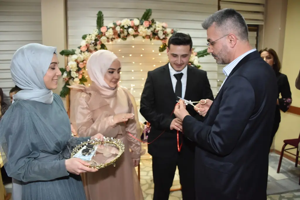 Haber: Hüda ve Murat Evlilik Yolunda İlk Adımı Attı - Galeri-4