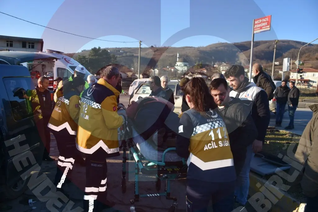 Haber: Hendek’te Kaza 5 Yaralı - Galeri-1