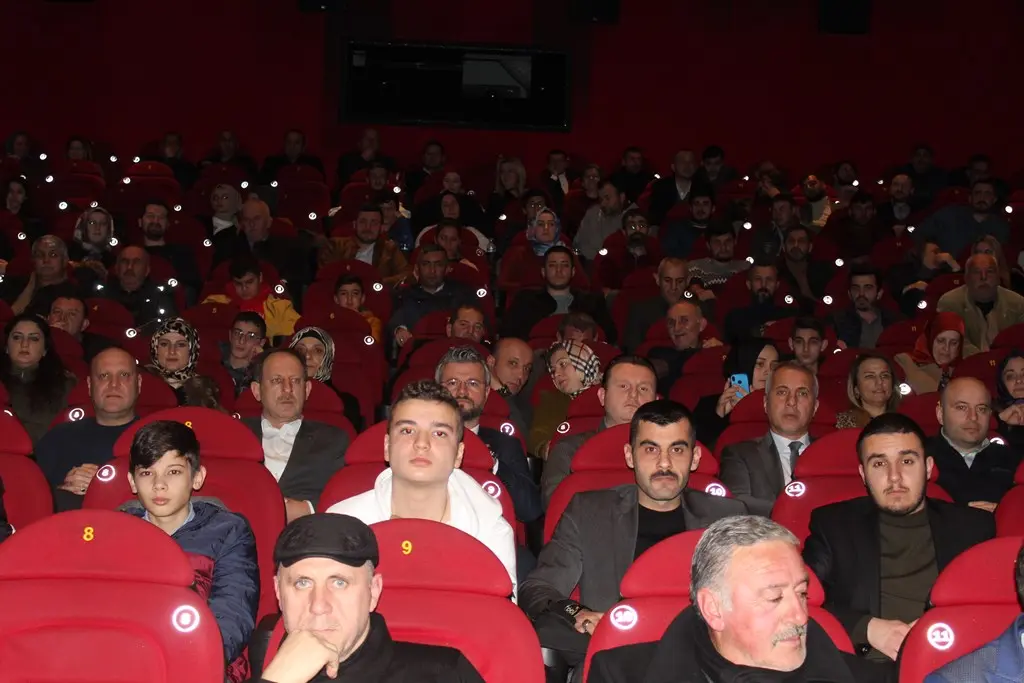 Haber: MHP’liler “Türkler Geliyor” filmini izledi - Galeri-2
