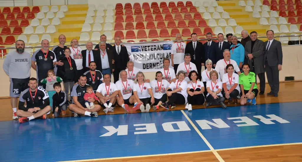 Haber: Veteran Hentbolcular  Gaffar Okkan’ı unutmadı - Öne Çıkan