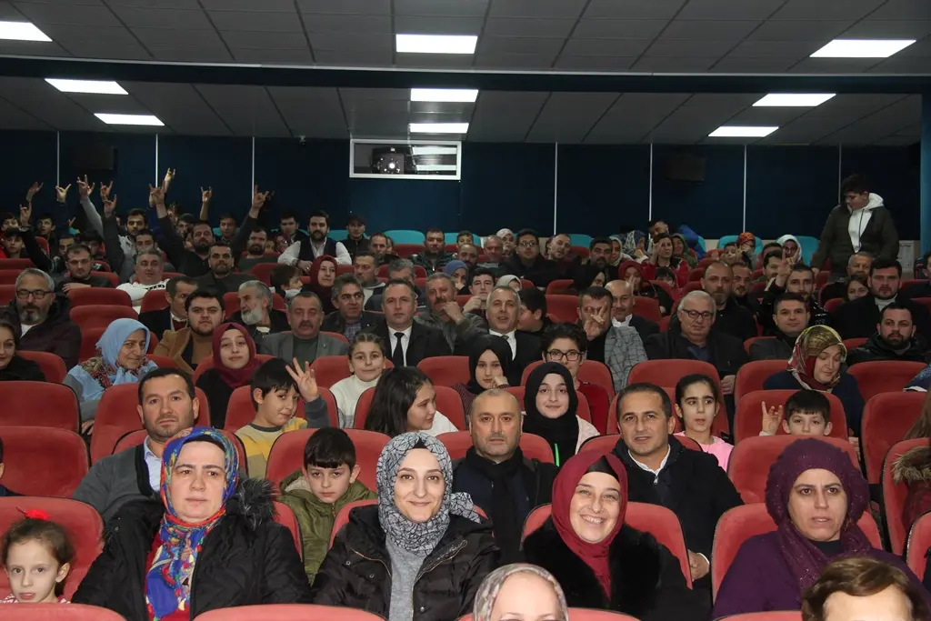 Haber: MHP Hendek Teşkilatı “Türkler Geliyor” filmini izledi - Galeri-1