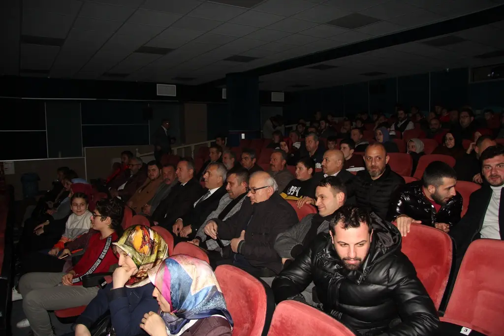 Haber: MHP Hendek Teşkilatı “Türkler Geliyor” filmini izledi - Galeri-2