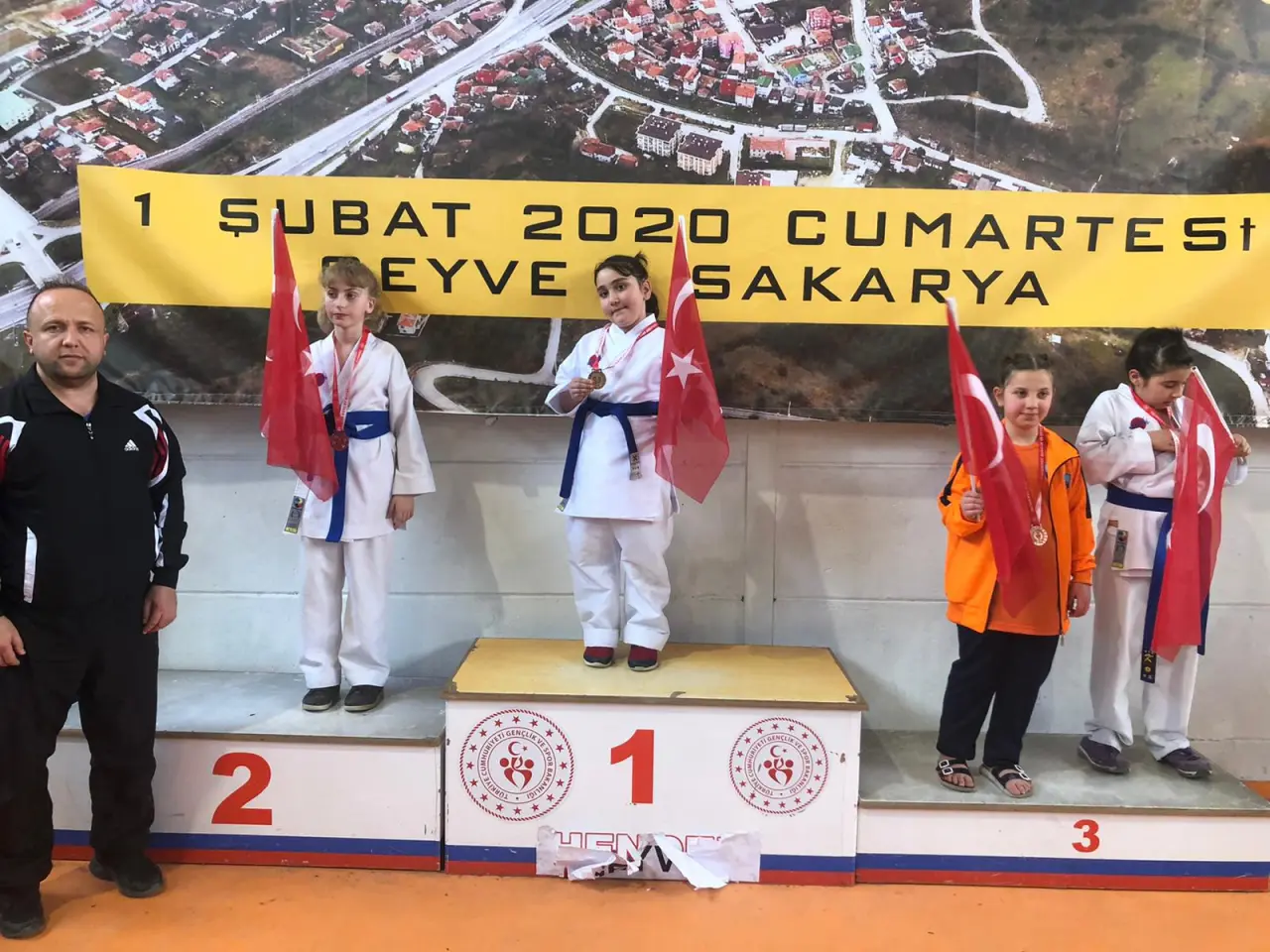 Haber: Hendek Karate Hız Kesmiyor - Galeri-7