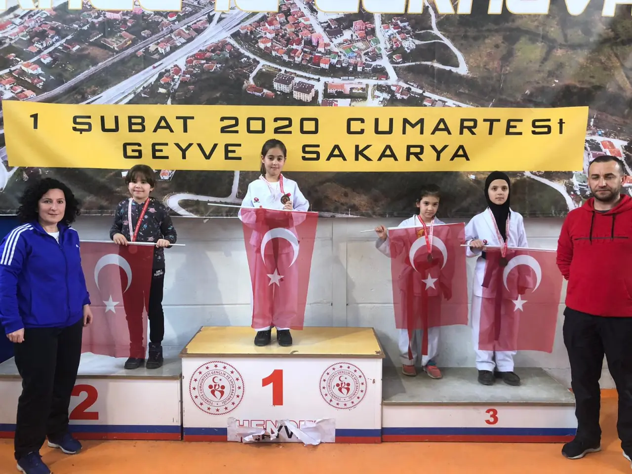 Haber: Hendek Karate Hız Kesmiyor - Galeri-6