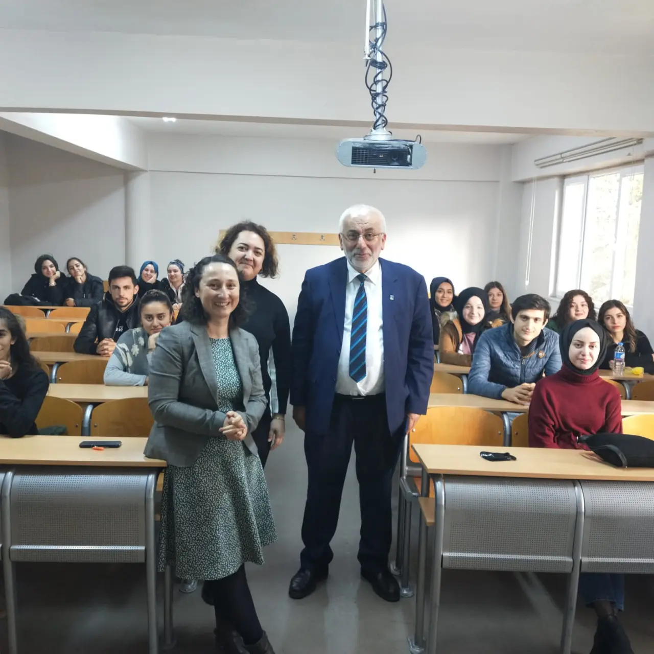 Haber: Hendek MYO’da İlk Ders Etkinlikleri Uzmanlarla Gerçekleştirildi - Galeri-1