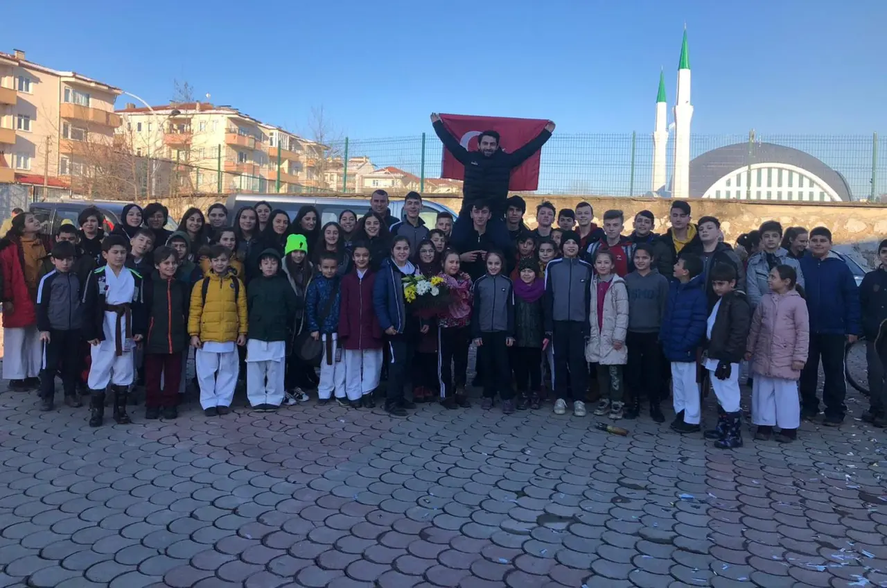 Haber: Avrupa Şampiyonuna Ödül Töreni - Öne Çıkan
