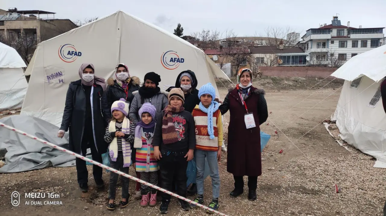 Haber: İlmek İlmek Sevgiler Elazığ'da Yürekleri Isıttı - Öne Çıkan