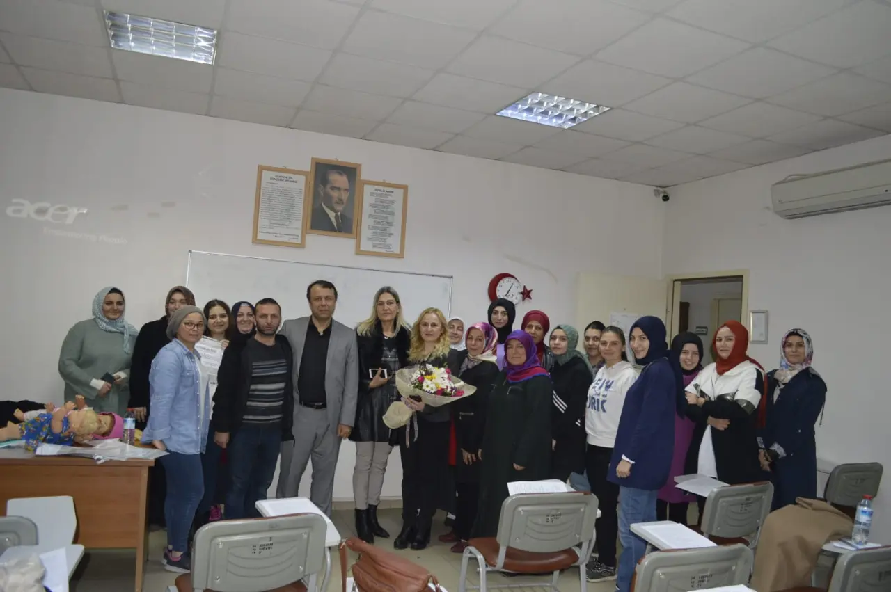 Haber: Kursiyerlere Temel Yaşam Desteği Ve İlk Yardım Eğitimi - Öne Çıkan