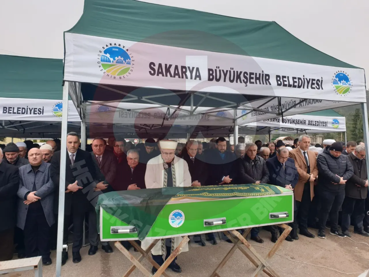Haber: Cevherli, Annesinin cenaze namazını kıldırdı - Öne Çıkan
