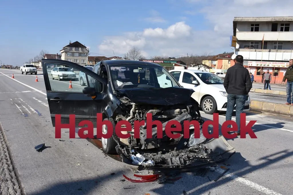 Haber: Sanayi Işıklarında Kaza 4 Yaralı - Galeri-1