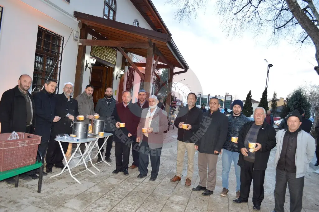Haber: Regaib Kandilinde Eller Semaya Açıldı - Galeri-5