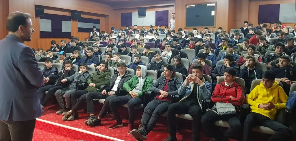 Haber: Hendek Gençliğine Sahip Çıkıyor - Galeri-1