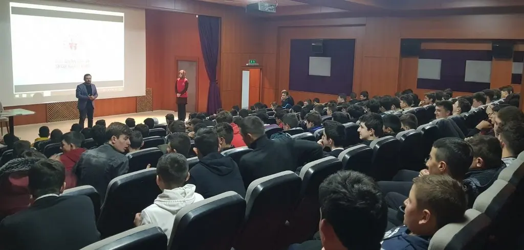 Haber: Hendek Gençliğine Sahip Çıkıyor - Galeri-2