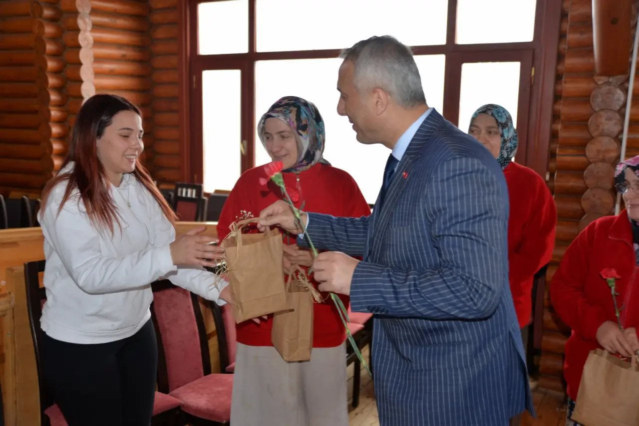Haber: Başkan Babaoğlu Kadın Personelleri Unutmadı - Galeri-3