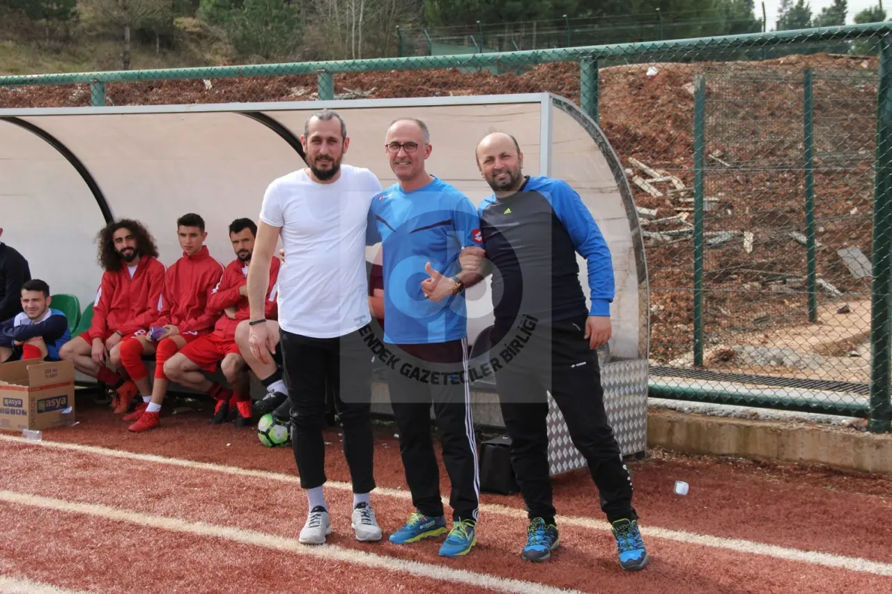 Haber: Lider Yenimahallespor Yara Aldı - Galeri-3