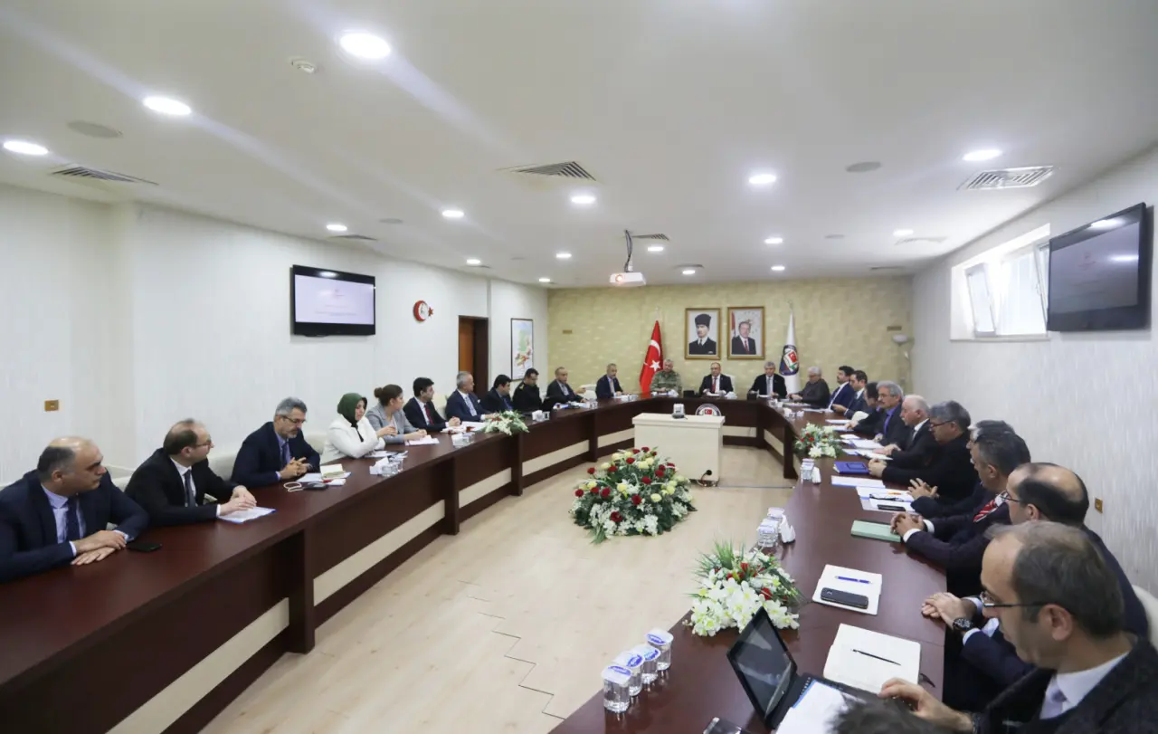 Haber: Vali Nayir'den "Korona" açıklaması: İnanmayın - Galeri-1