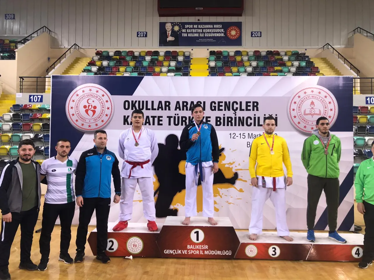 Haber: Hendekli Karatecilerden Dört Madalya - Öne Çıkan