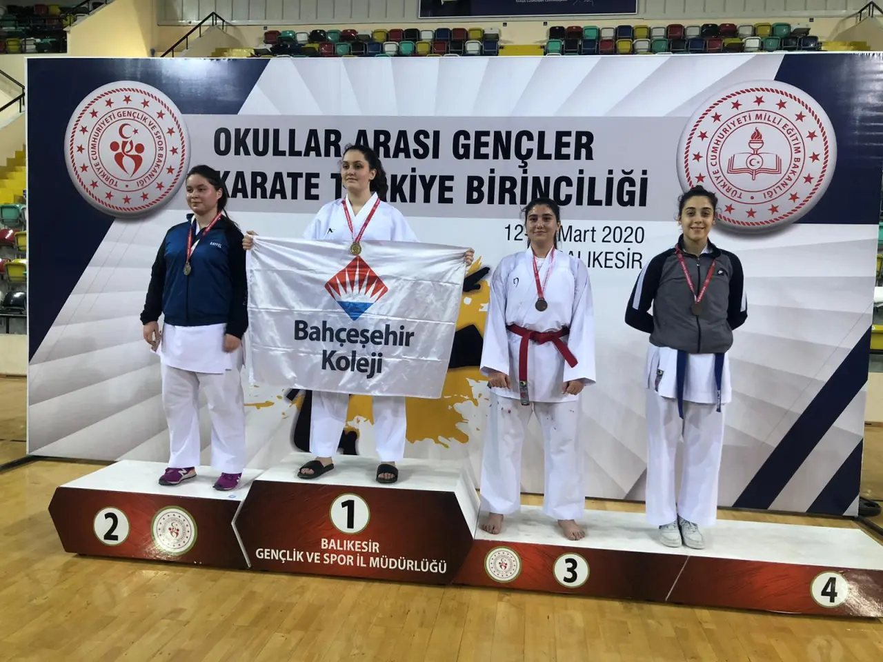Haber: Hendekli Karatecilerden Dört Madalya - Galeri-2