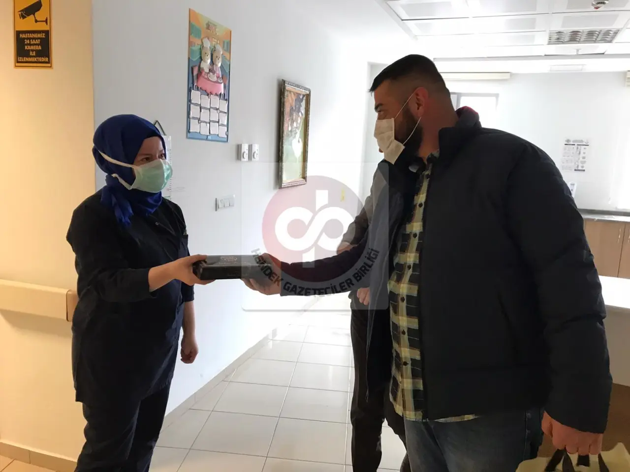 Haber: Hendek Gençliğinden Sağlıkçılara Tatlı Sürpriz - Galeri-2