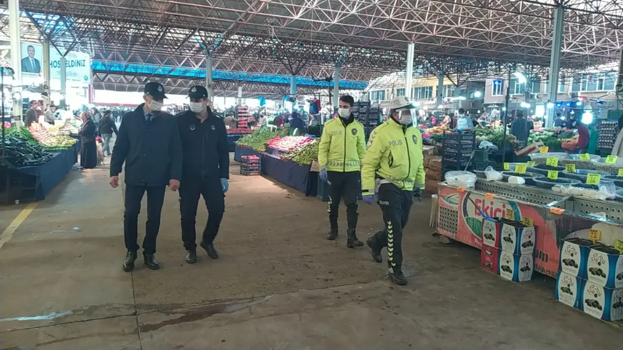 Haber: EKİPLERDEN SOSYAL MESAFE DENETİMİ - Galeri-1