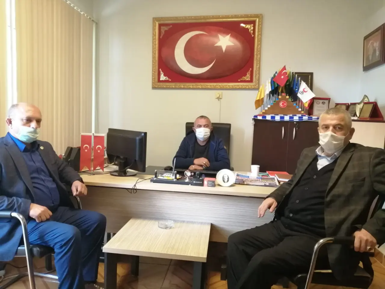 Haber: Maskeler, Gelecek Partisinden - Öne Çıkan