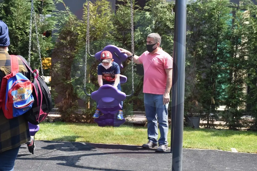 Haber: Hendek'te İzin Çıktı, Çocuklar Analı Babalı Parklara Akın Etti - Galeri-3