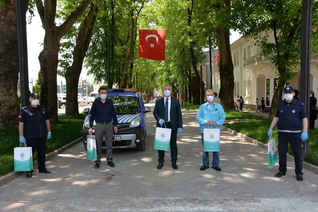 Haber: HENDEK BELEDİYESİNDEN ESNAFA HİJYEN SETİ - Galeri-1