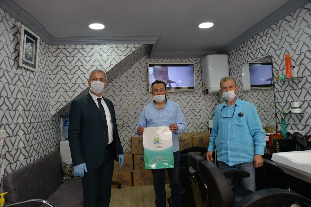Haber: HENDEK BELEDİYESİNDEN ESNAFA HİJYEN SETİ - Öne Çıkan
