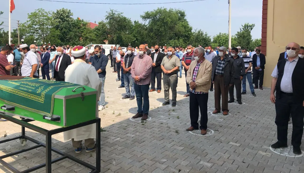 Haber: PAPATYA MUTLU’YA SON GÖREV - Öne Çıkan