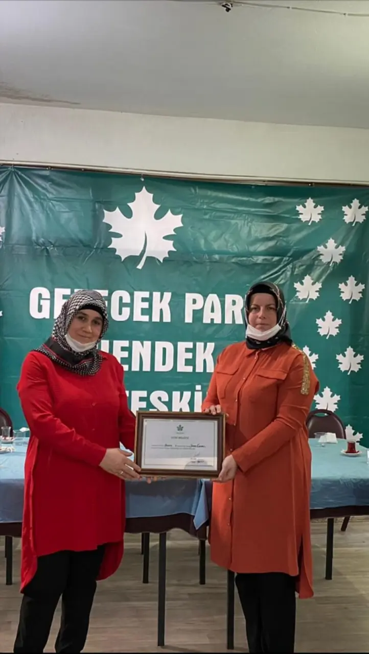 Haber: Gelecek Partisinde Kadın Kolları ve Gençlik Kolları Hazır - Galeri-2