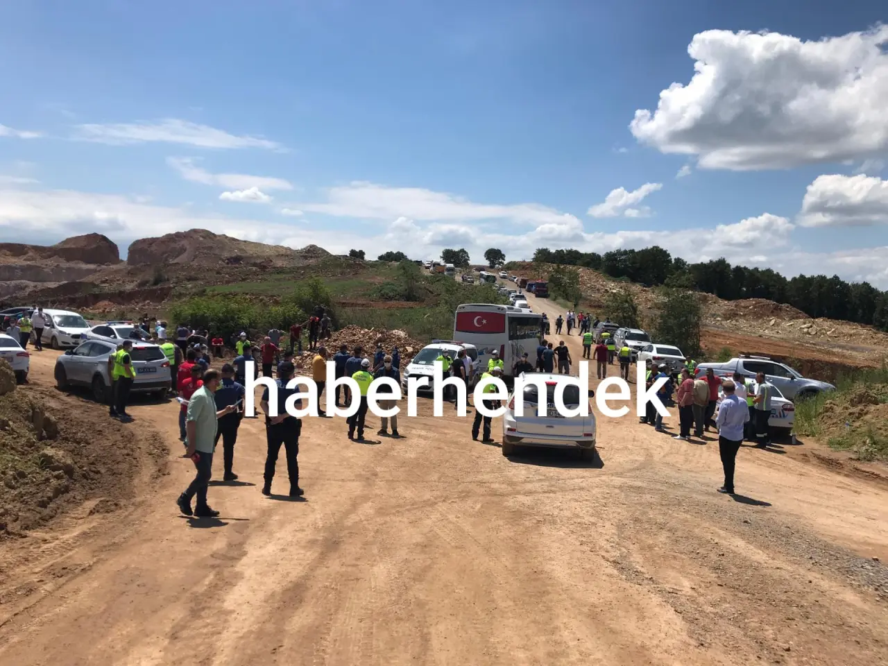 Haber: Patlamada 3 Şehit 8 Yaralı Olduğu Açıklandı - Öne Çıkan