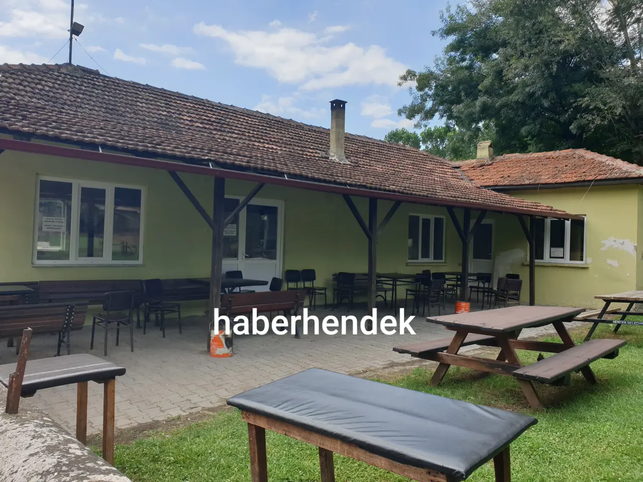 Haber: FABRİKAYA YAKIN MAHALLELERİN GİRİŞ ÇIKIŞLARI KAPATILDI - Galeri-1