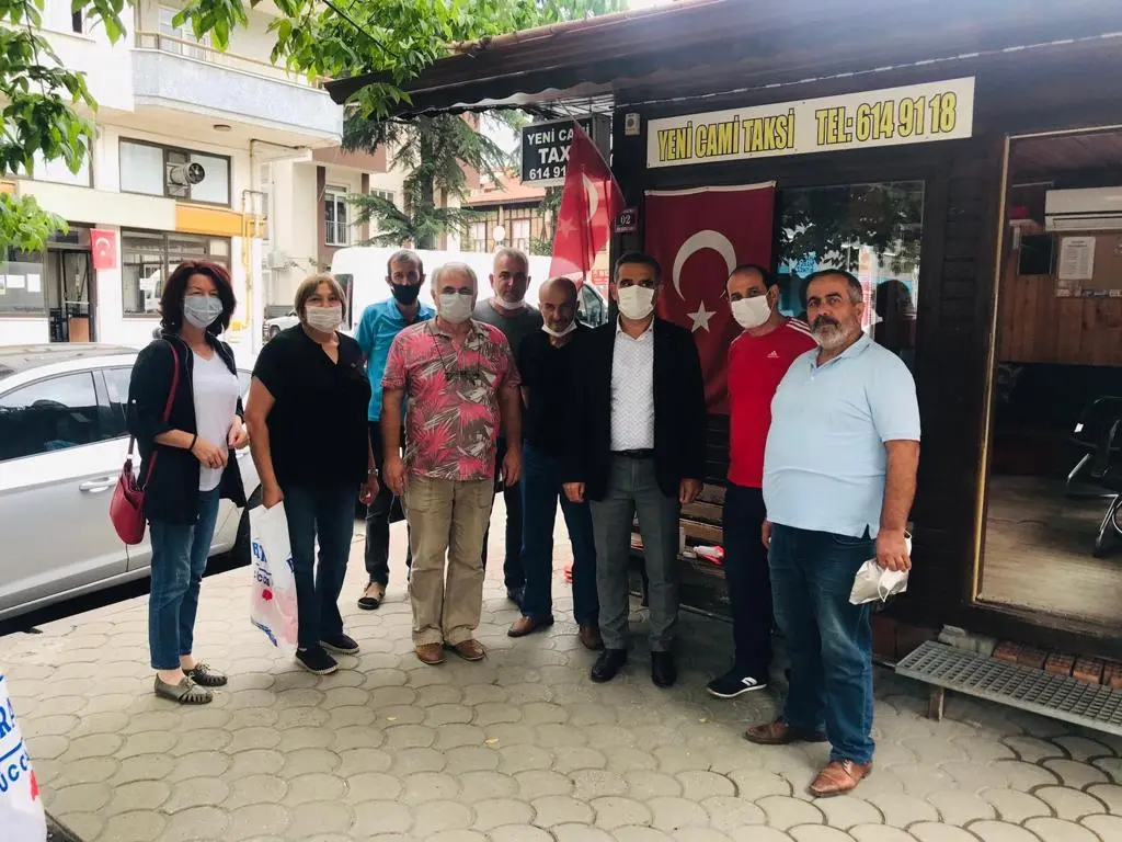 Haber: CHP Hendek Esnafa Maske ve Dezenfektan Dağıtıyor - Galeri-3