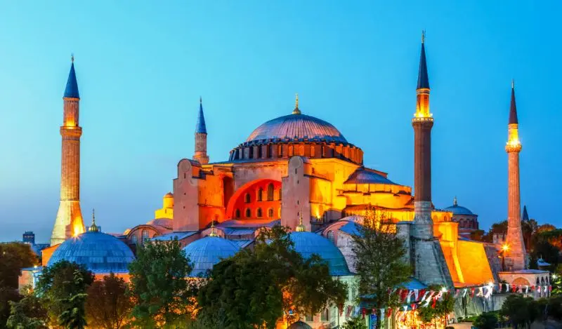 Haber: Ayasofya’ya Hendek’ten Otobüs Kaldırılacak - Öne Çıkan