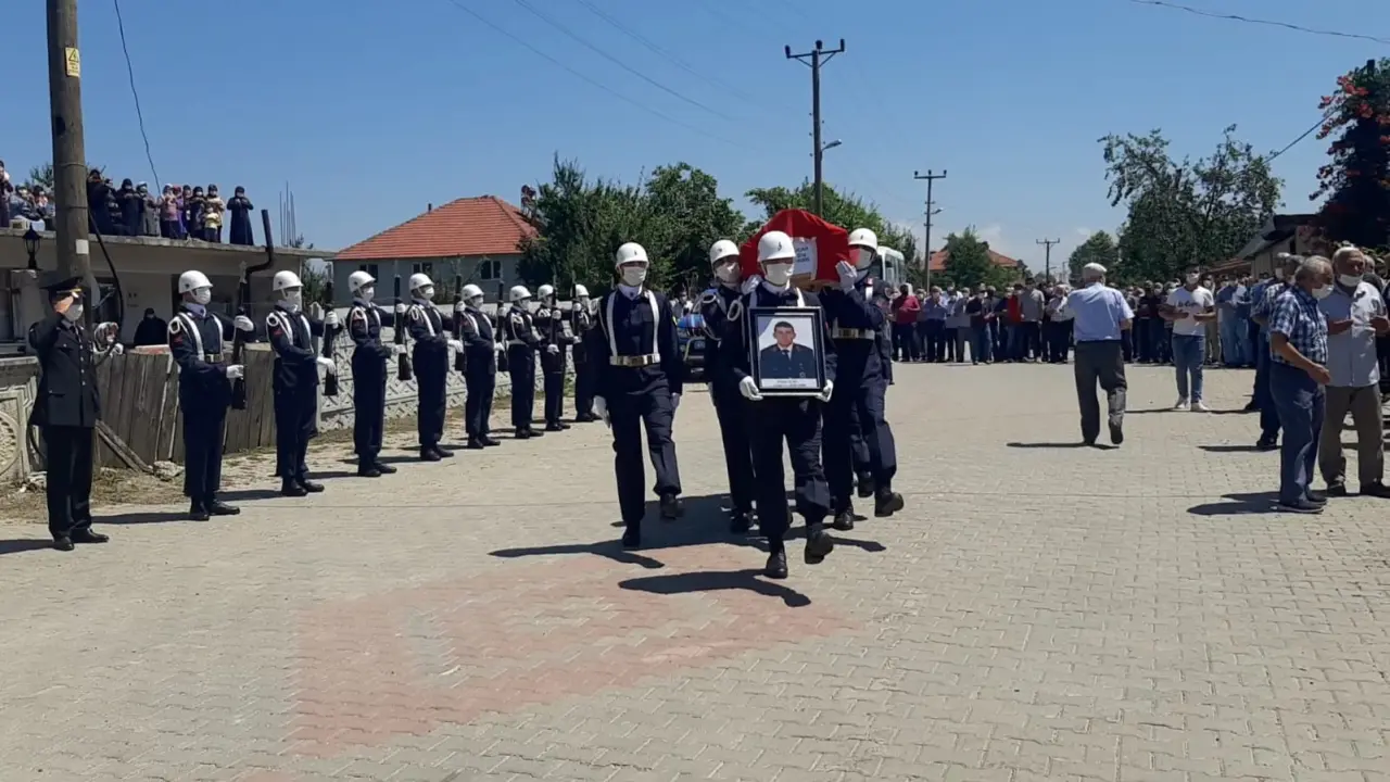 Haber: Uzman Onbaşı Dualarla Son Yolculuğuna Uğurlandı - Öne Çıkan