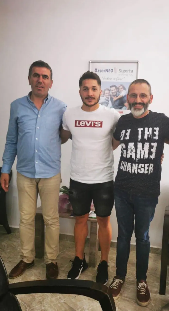 Haber: Hendekspor Üç Futbolcuyu Daha Renklerine Kattı - Galeri-1