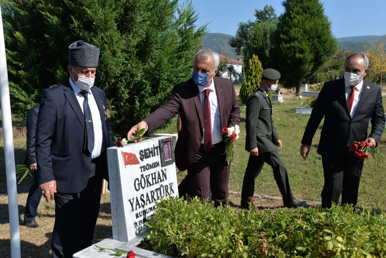 Haber: HENDEK’TE ZAFER BAYRAMI TÖRENİ DÜZENLENDİ - Galeri-1