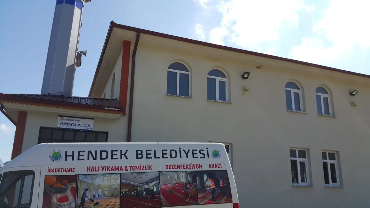 Haber: Hendek Belediyesi Camileri Temizlemeye Devam Ediyor - Galeri-1