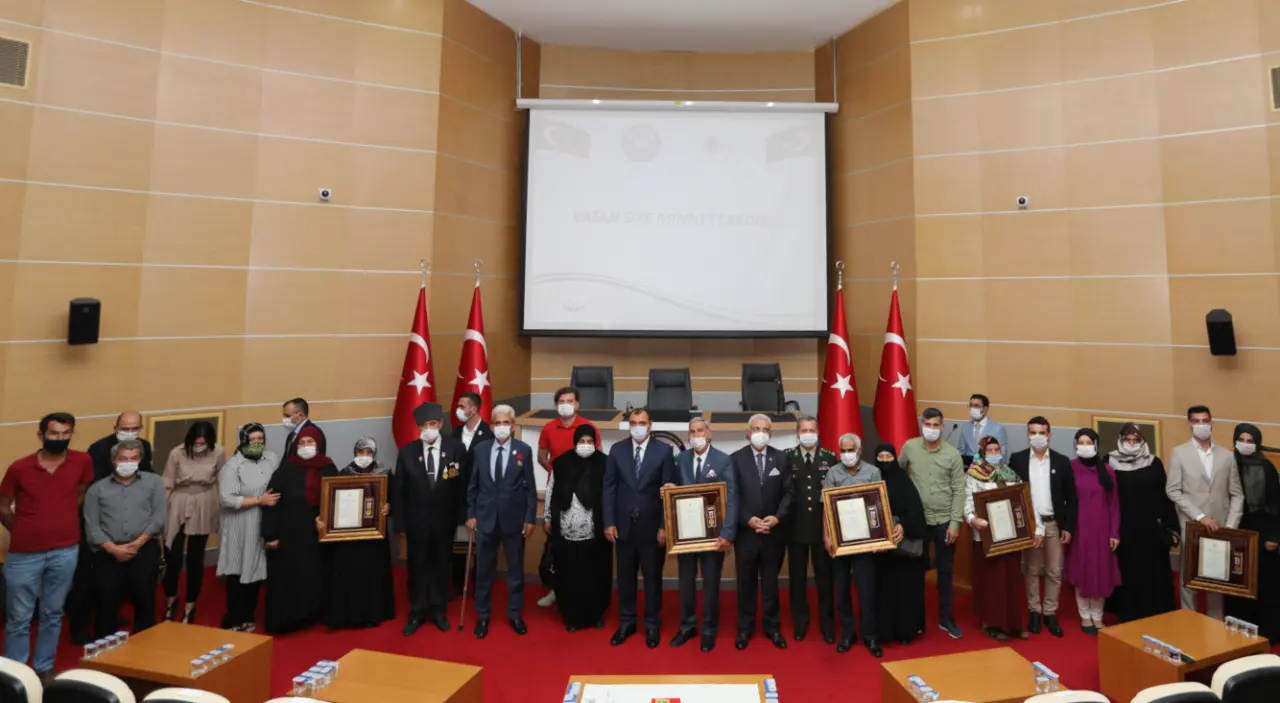 Haber: Devlet Övünç Madalyaları ve Beratları Tevcih Töreni Düzenlendi - Öne Çıkan