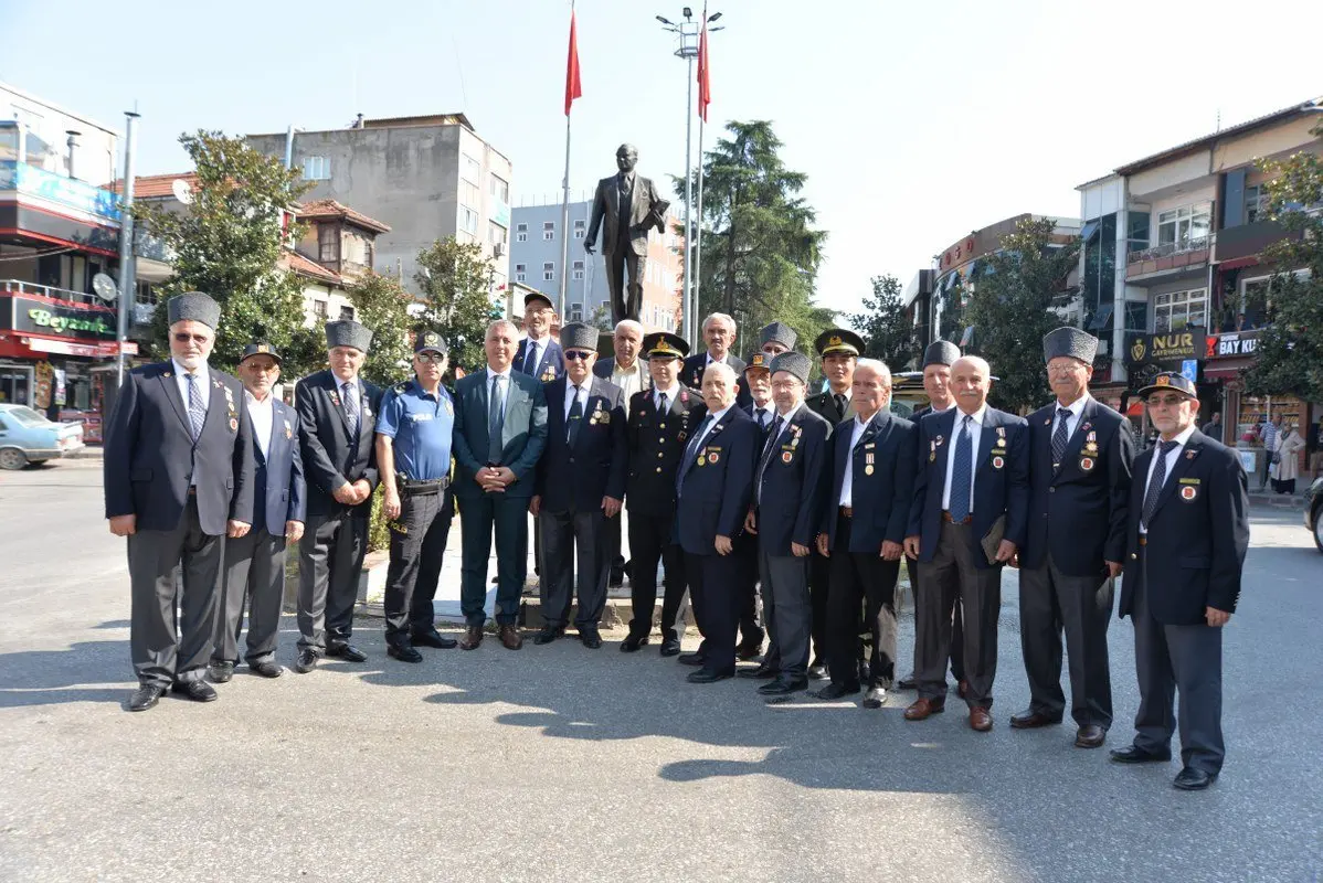 Haber: KAHRAMANLARIMIZLA GURUR DUYUYORUZ - Öne Çıkan