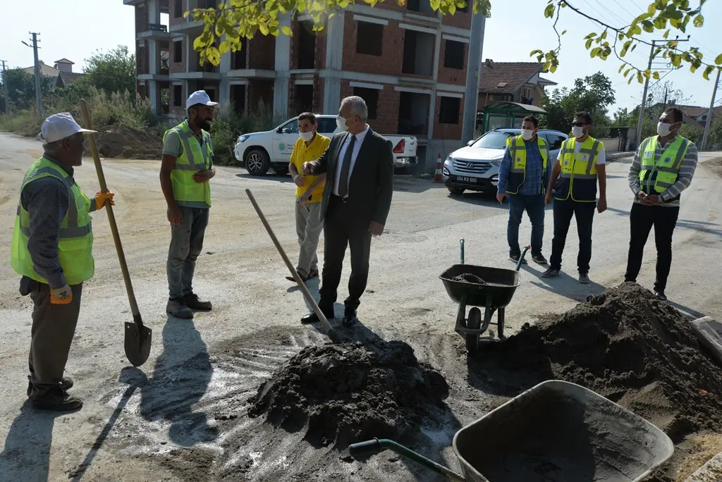 Haber: Hendek Sokaklarında Hizmet Tüm Hızla Devam Ediyor - Öne Çıkan