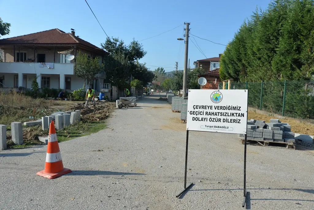 Haber: Hendek Sokaklarında Hizmet Tüm Hızla Devam Ediyor - Galeri-2